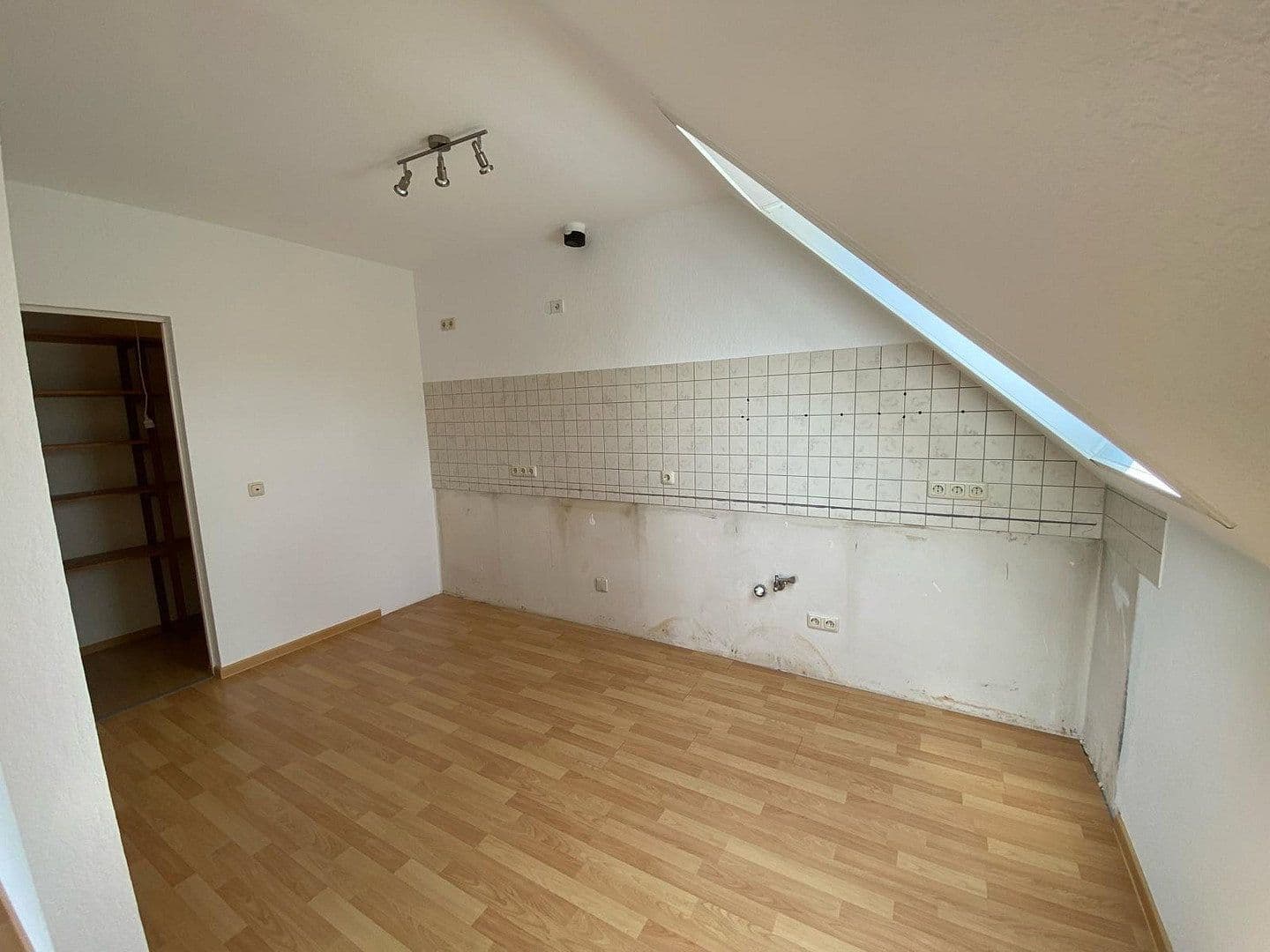 Prenájom bytu 3-izbový 82 m², Bergstraße 14, Sehlem, Porýnie-Falcko Prenájom bytu 3-izbový 82 m², Bergstraße 14, Sehlem, Porýnie-Falcko