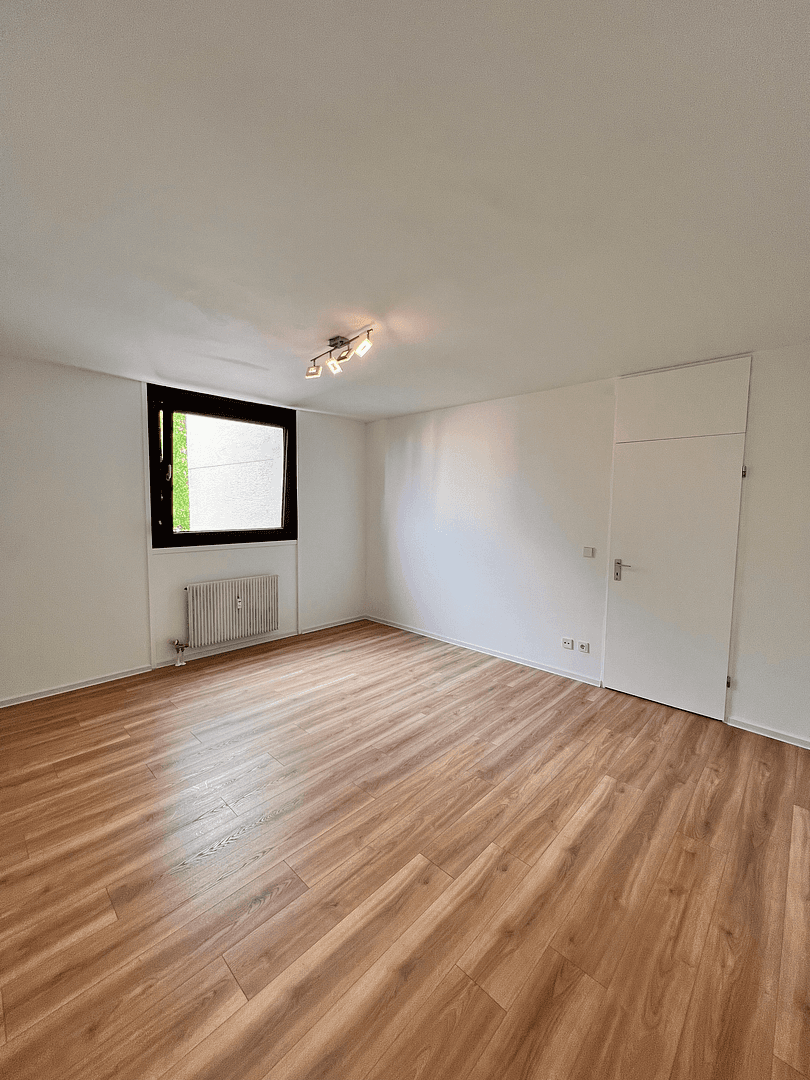 Prenájom bytu 3-izbový 94 m², Elsa/Brändströmsrtr 74, Nürnberg, Bavorsko Prenájom bytu 3-izbový 94 m², Elsa/Brändströmsrtr 74, Nürnberg, Bavorsko