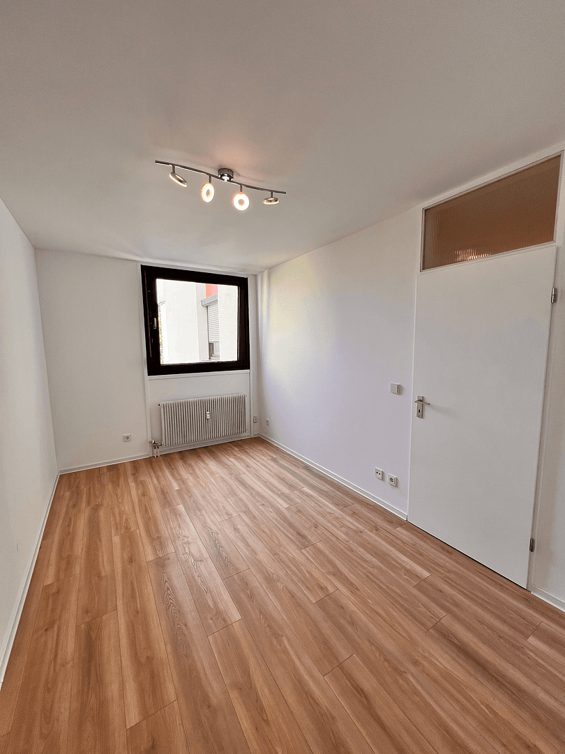 Prenájom bytu 3-izbový 94 m², Elsa/Brändströmsrtr 74, Nürnberg, Bavorsko Prenájom bytu 3-izbový 94 m², Elsa/Brändströmsrtr 74, Nürnberg, Bavorsko