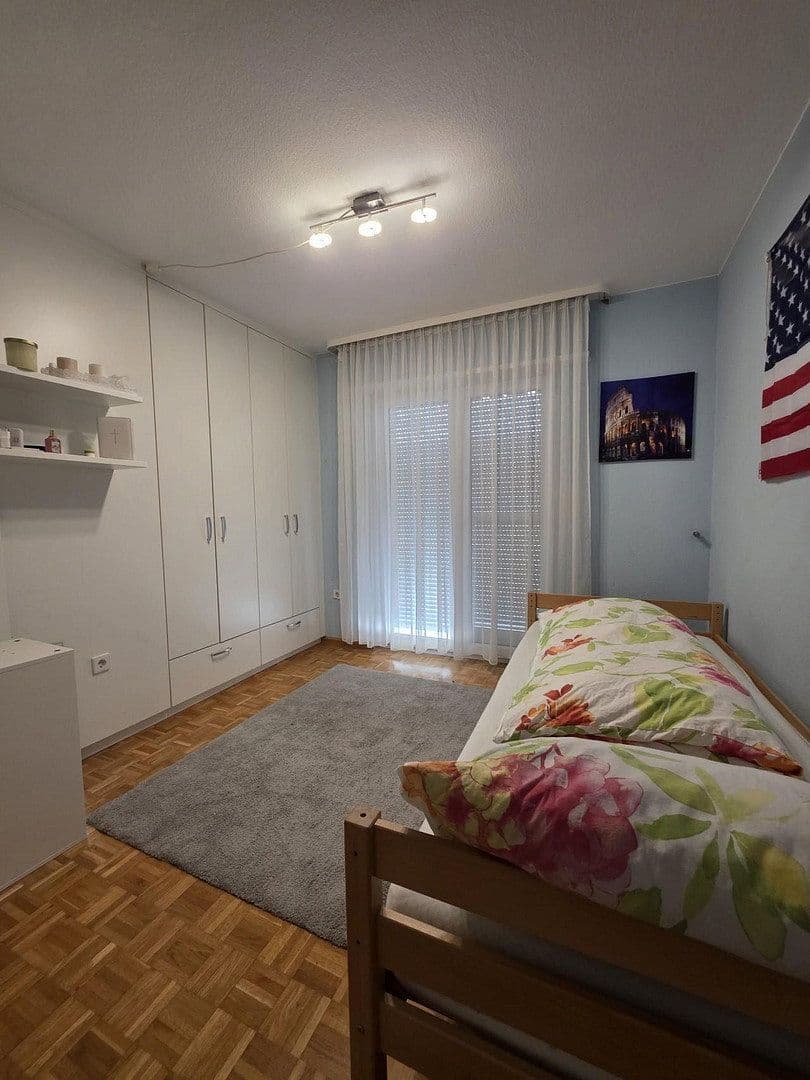 Predaj domu 167 m², pozemek 944 m², Hans-Böckler-Str. 24, Ludwigshafen am Rhein, Porýnie-Falcko Predaj domu 167 m², pozemek 944 m², Hans-Böckler-Str. 24, Ludwigshafen am Rhein, Porýnie-Falcko