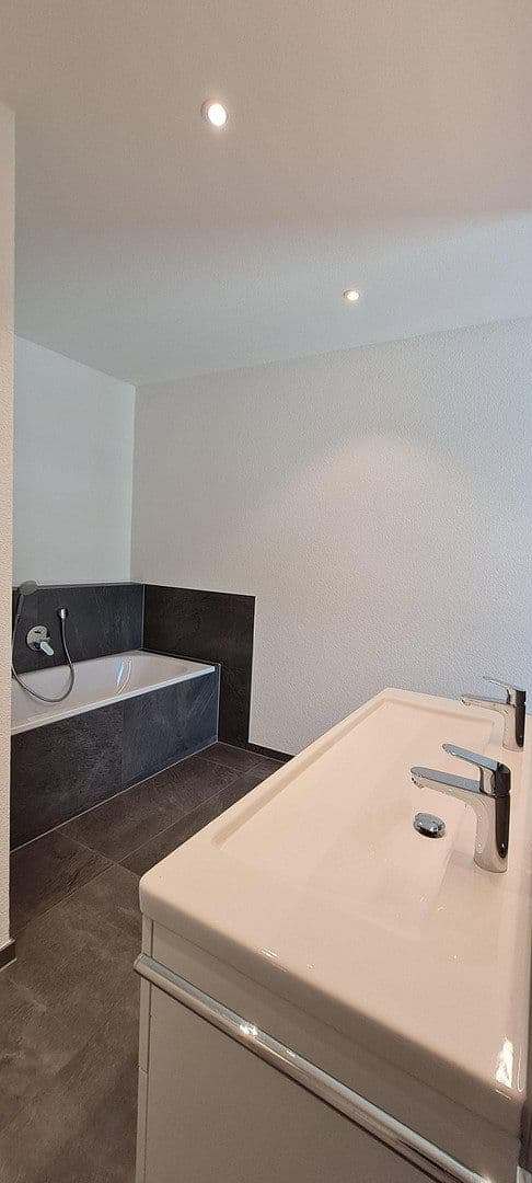 Prenájom domu 137 m², pozemek 40 m², Bad Säckingen, Bádensko-Wurttembersko Prenájom domu 137 m², pozemek 40 m², Bad Säckingen, Bádensko-Wurttembersko
