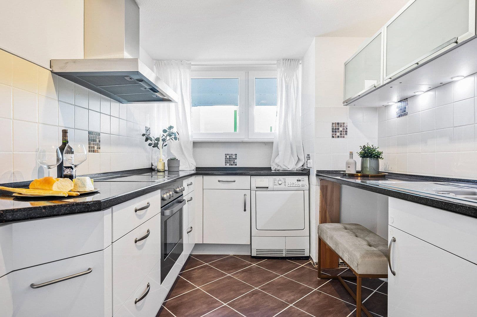 Predaj bytu 4-izbový 95 m², Hamburg, Hamburg Predaj bytu 4-izbový 95 m², Hamburg, Hamburg