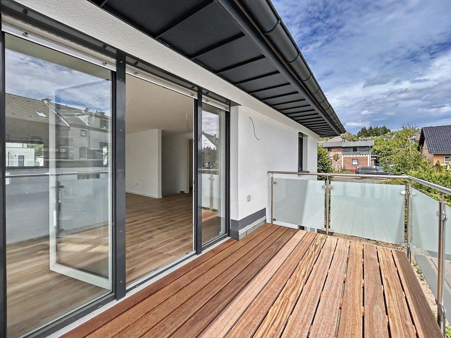 Prenájom bytu 2-izbový 78 m², Siegburg, Severné Porýnie - Westfálsko Prenájom bytu 2-izbový 78 m², Siegburg, Severné Porýnie - Westfálsko