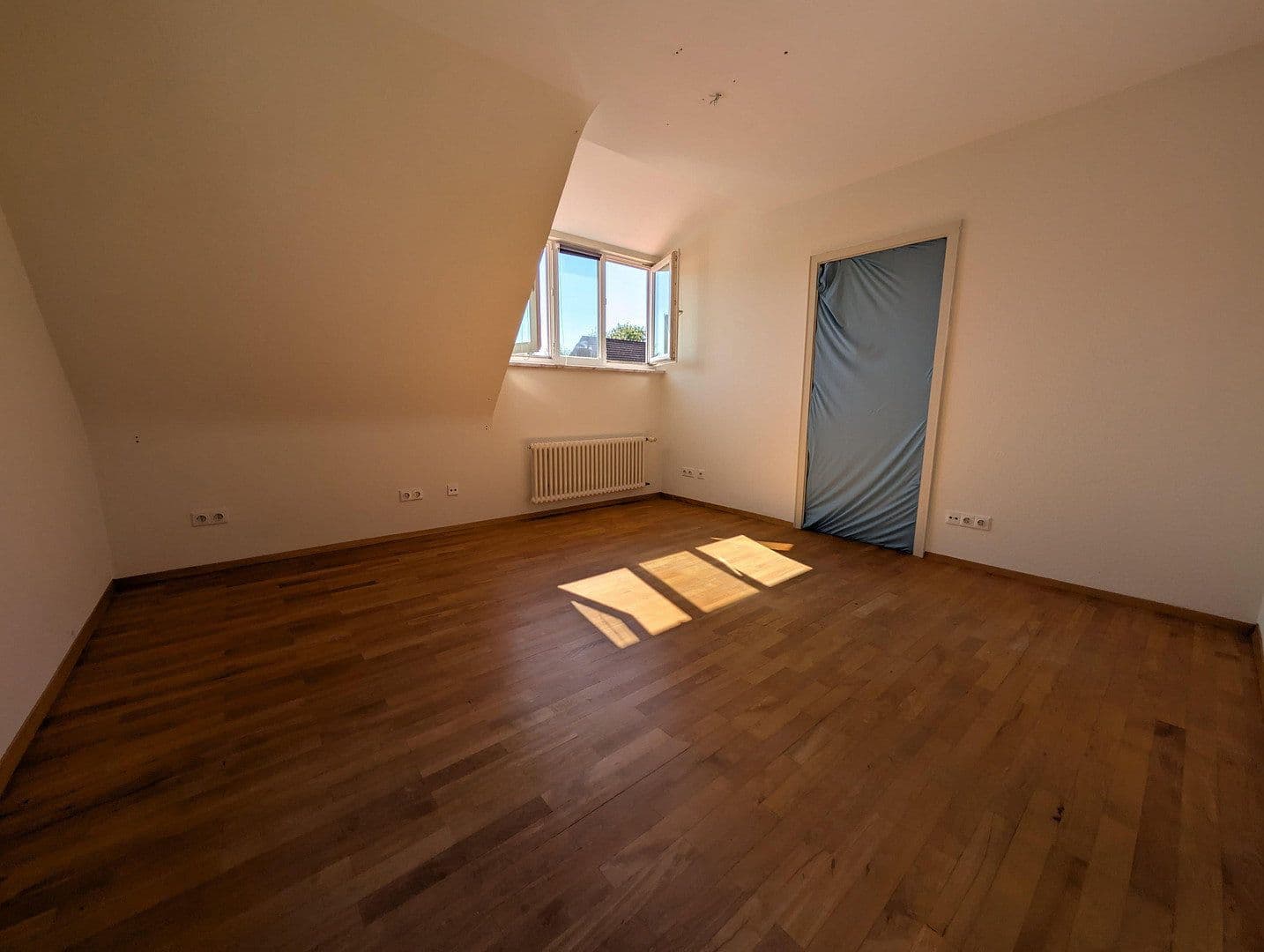 Predaj domu 183 m², pozemek 631 m², Sternbergstr. 18, Tübingen, Bádensko-Wurttembersko Predaj domu 183 m², pozemek 631 m², Sternbergstr. 18, Tübingen, Bádensko-Wurttembersko