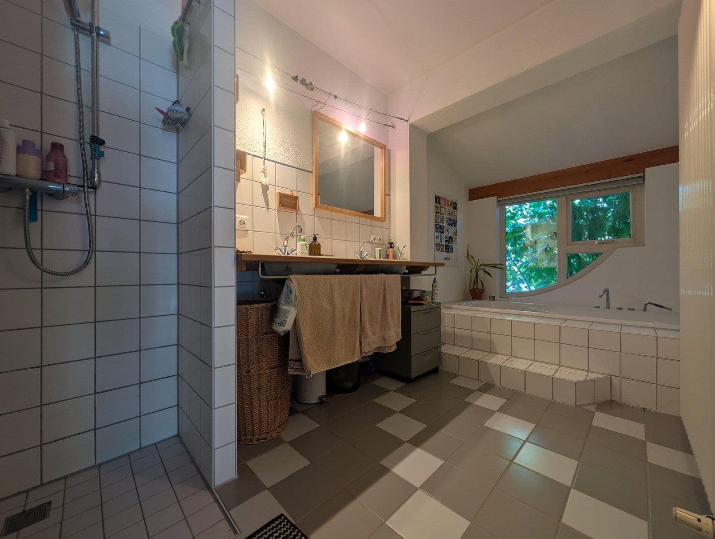 Predaj domu 183 m², pozemek 631 m², Sternbergstr. 18, Tübingen, Bádensko-Wurttembersko Predaj domu 183 m², pozemek 631 m², Sternbergstr. 18, Tübingen, Bádensko-Wurttembersko