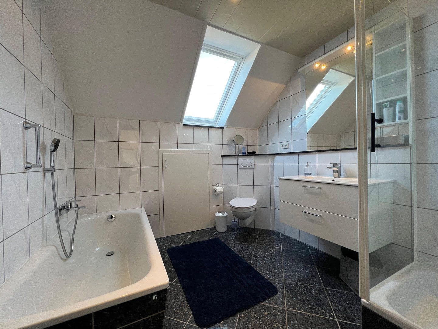 Prenájom domu 138 m², pozemek 192 m², Kiel, Šlezvicko-Holštajnsko Prenájom domu 138 m², pozemek 192 m², Kiel, Šlezvicko-Holštajnsko