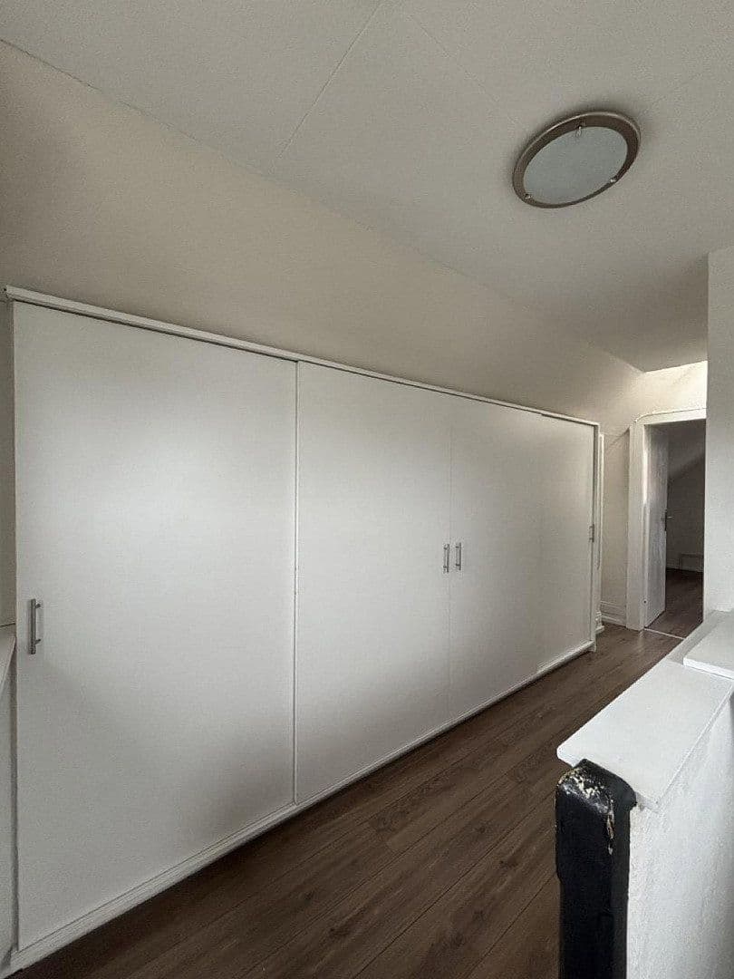 Prenájom bytu 4-izbový 82 m², Taunusstraße 33, Oberursel (Taunus), Hesensko Prenájom bytu 4-izbový 82 m², Taunusstraße 33, Oberursel (Taunus), Hesensko