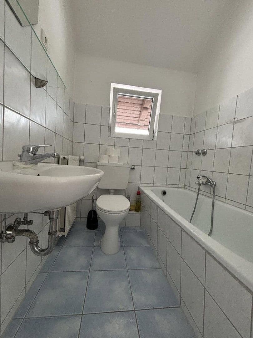 Prenájom bytu 4-izbový 82 m², Taunusstraße 33, Oberursel (Taunus), Hesensko Prenájom bytu 4-izbový 82 m², Taunusstraße 33, Oberursel (Taunus), Hesensko