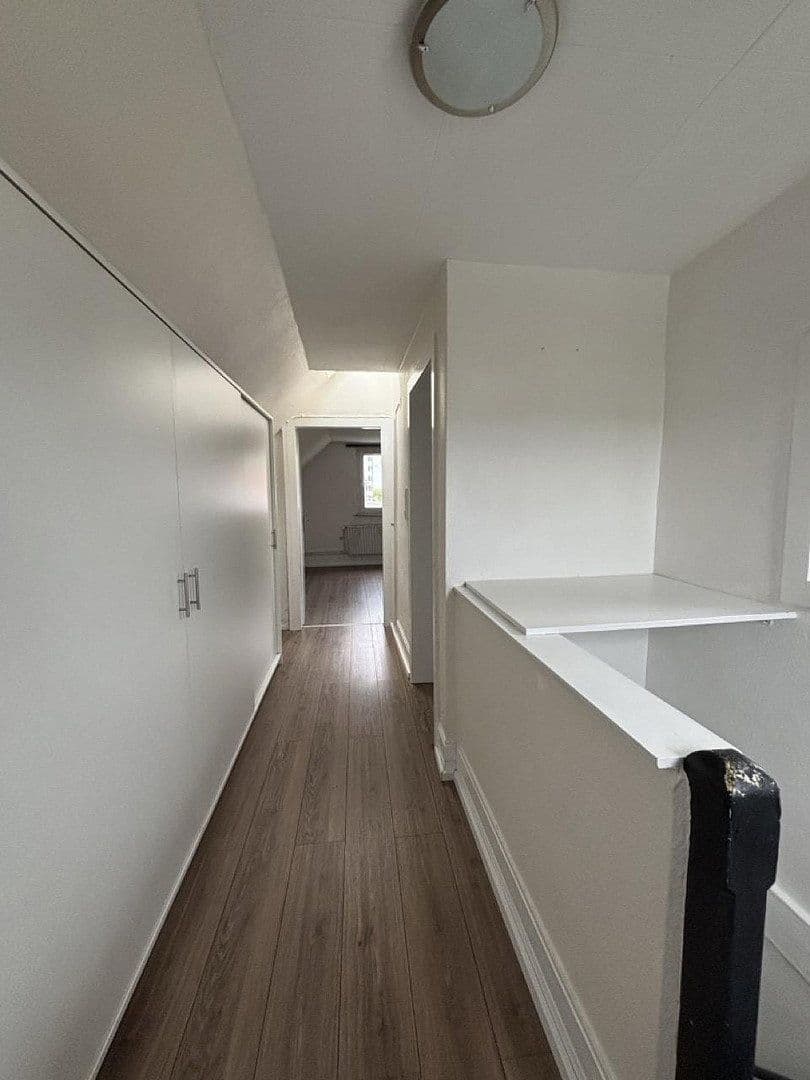 Prenájom bytu 4-izbový 82 m², Taunusstraße 33, Oberursel (Taunus), Hesensko Prenájom bytu 4-izbový 82 m², Taunusstraße 33, Oberursel (Taunus), Hesensko