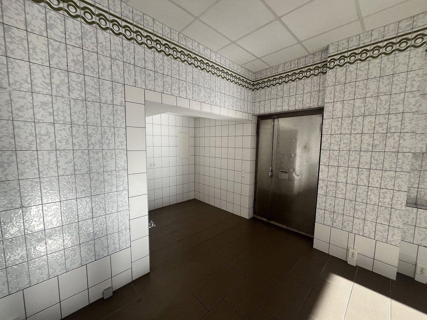 Prenájom nebytového priestoru 81 m², Tempelhofer Damm 209, Berlin, Berlín Prenájom nebytového priestoru 81 m², Tempelhofer Damm 209, Berlin, Berlín