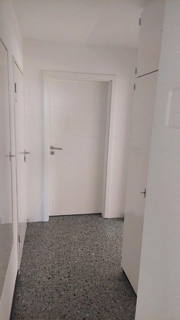 Prenájom bytu 2-izbový 56 m², Reutlingen, Bádensko-Wurttembersko Prenájom bytu 2-izbový 56 m², Reutlingen, Bádensko-Wurttembersko