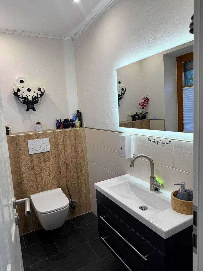 Predaj domu 123 m², pozemek 545 m², Seelze, Dolné Sasko Predaj domu 123 m², pozemek 545 m², Seelze, Dolné Sasko