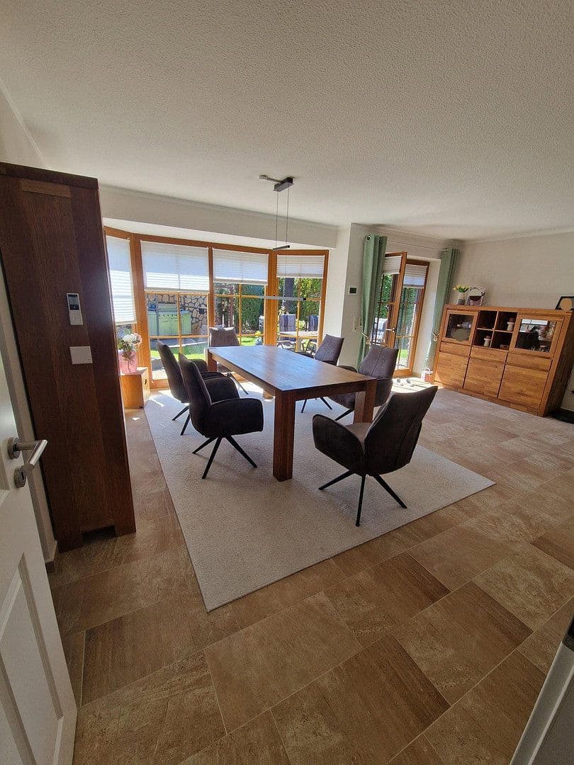 Predaj domu 123 m², pozemek 545 m², Seelze, Dolné Sasko Predaj domu 123 m², pozemek 545 m², Seelze, Dolné Sasko