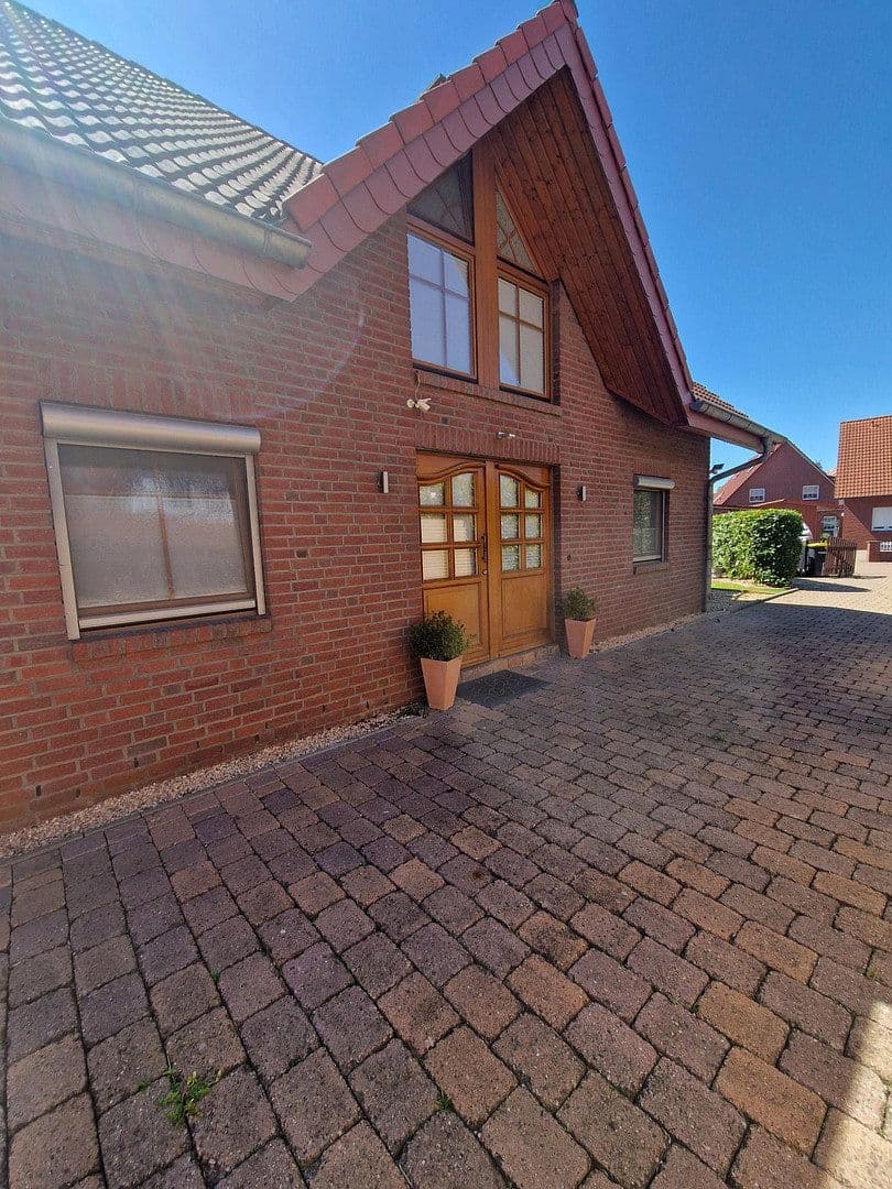 Predaj domu 123 m², pozemek 545 m², Seelze, Dolné Sasko Predaj domu 123 m², pozemek 545 m², Seelze, Dolné Sasko