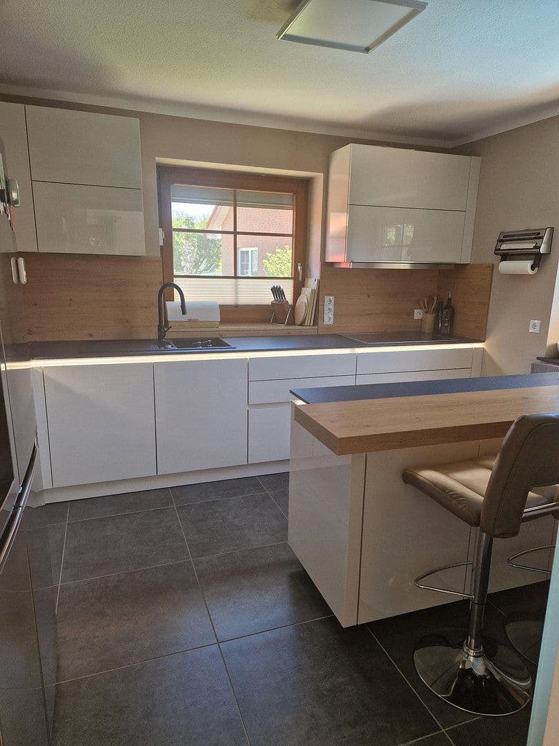 Predaj domu 123 m², pozemek 545 m², Seelze, Dolné Sasko Predaj domu 123 m², pozemek 545 m², Seelze, Dolné Sasko