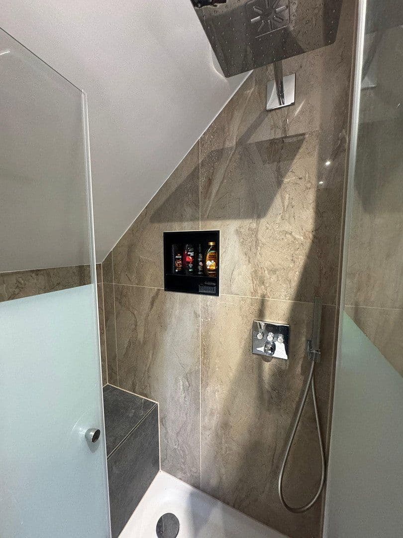 Predaj domu 123 m², pozemek 545 m², Seelze, Dolné Sasko Predaj domu 123 m², pozemek 545 m², Seelze, Dolné Sasko