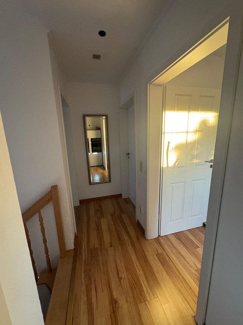 Predaj domu 123 m², pozemek 545 m², Seelze, Dolné Sasko Predaj domu 123 m², pozemek 545 m², Seelze, Dolné Sasko