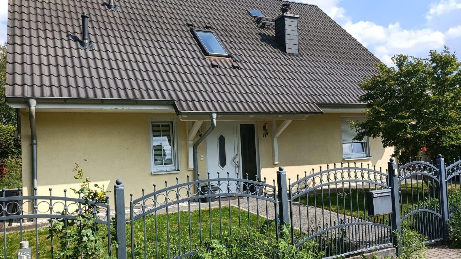 Predaj domu 150 m², pozemek 570 m², Zwinglistr. 11, Falkensee, Brandenbursko Predaj domu 150 m², pozemek 570 m², Zwinglistr. 11, Falkensee, Brandenbursko