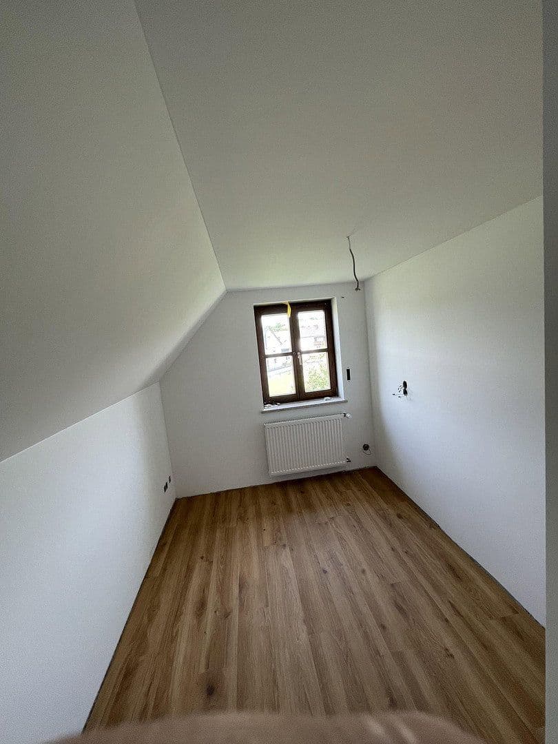 Prenájom bytu 4-izbový 141 m², Regenstauf, Bavorsko Prenájom bytu 4-izbový 141 m², Regenstauf, Bavorsko