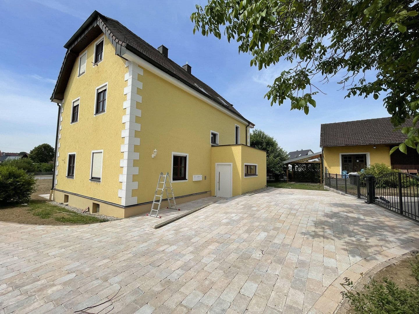 Prenájom bytu 4-izbový 141 m², Regenstauf, Bavorsko Prenájom bytu 4-izbový 141 m², Regenstauf, Bavorsko