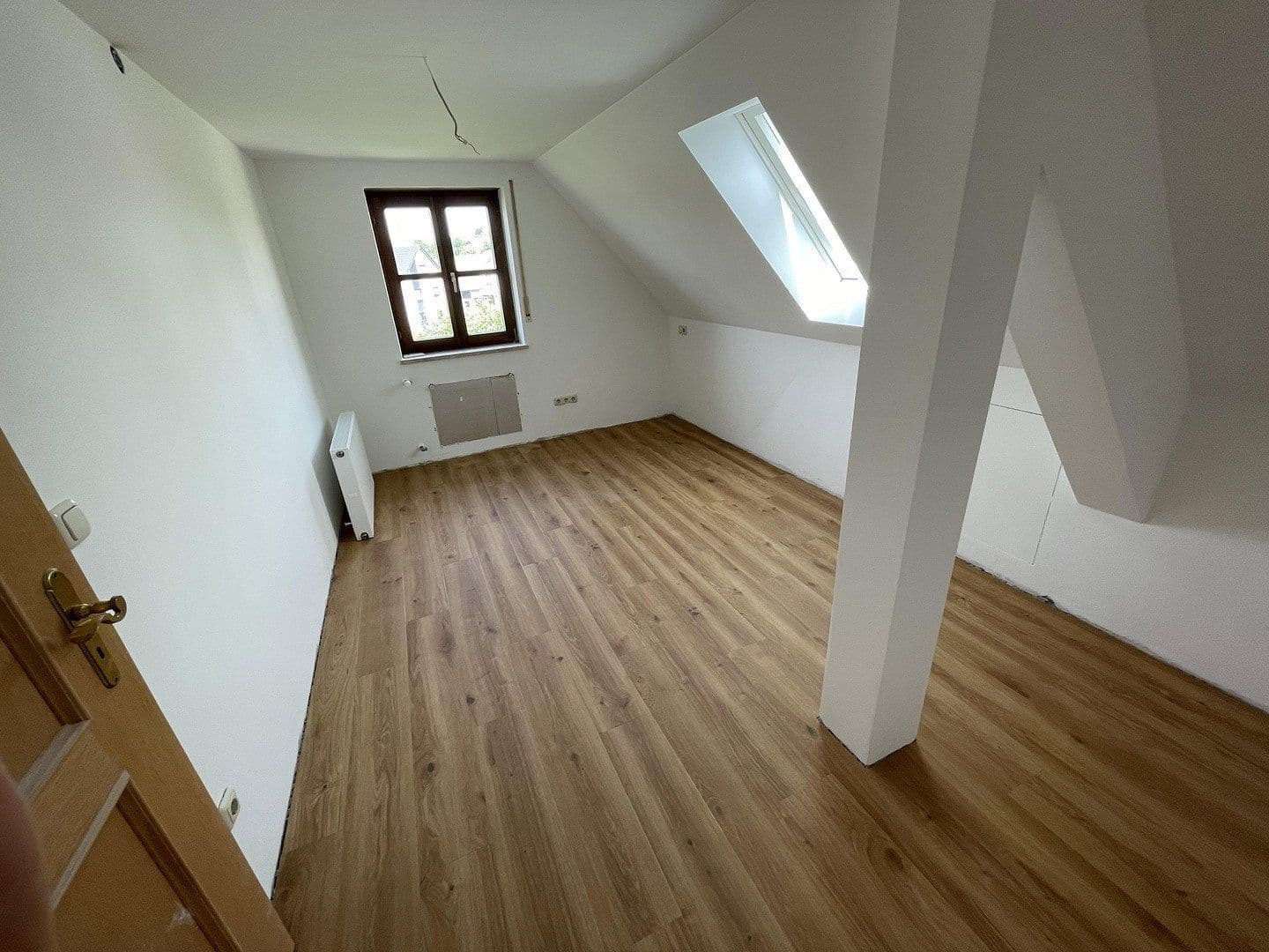 Prenájom bytu 4-izbový 141 m², Regenstauf, Bavorsko Prenájom bytu 4-izbový 141 m², Regenstauf, Bavorsko