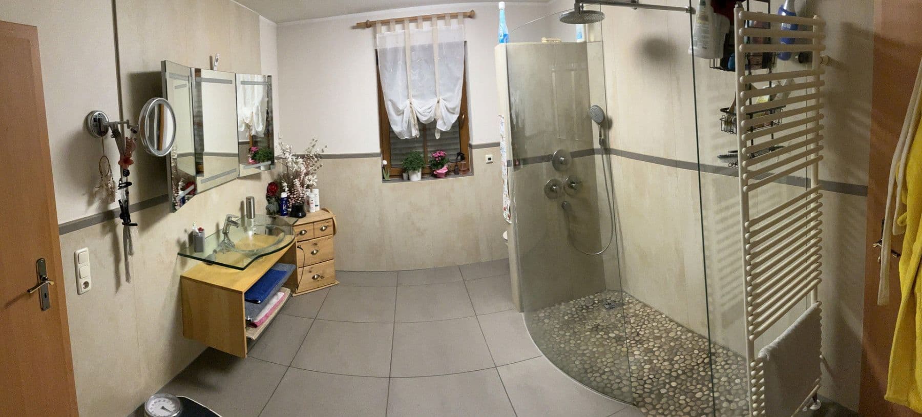Predaj domu 339 m², pozemek 2.400 m², Kircherstraße 51A, Saalfeld/Saale, Durínsko Predaj domu 339 m², pozemek 2.400 m², Kircherstraße 51A, Saalfeld/Saale, Durínsko