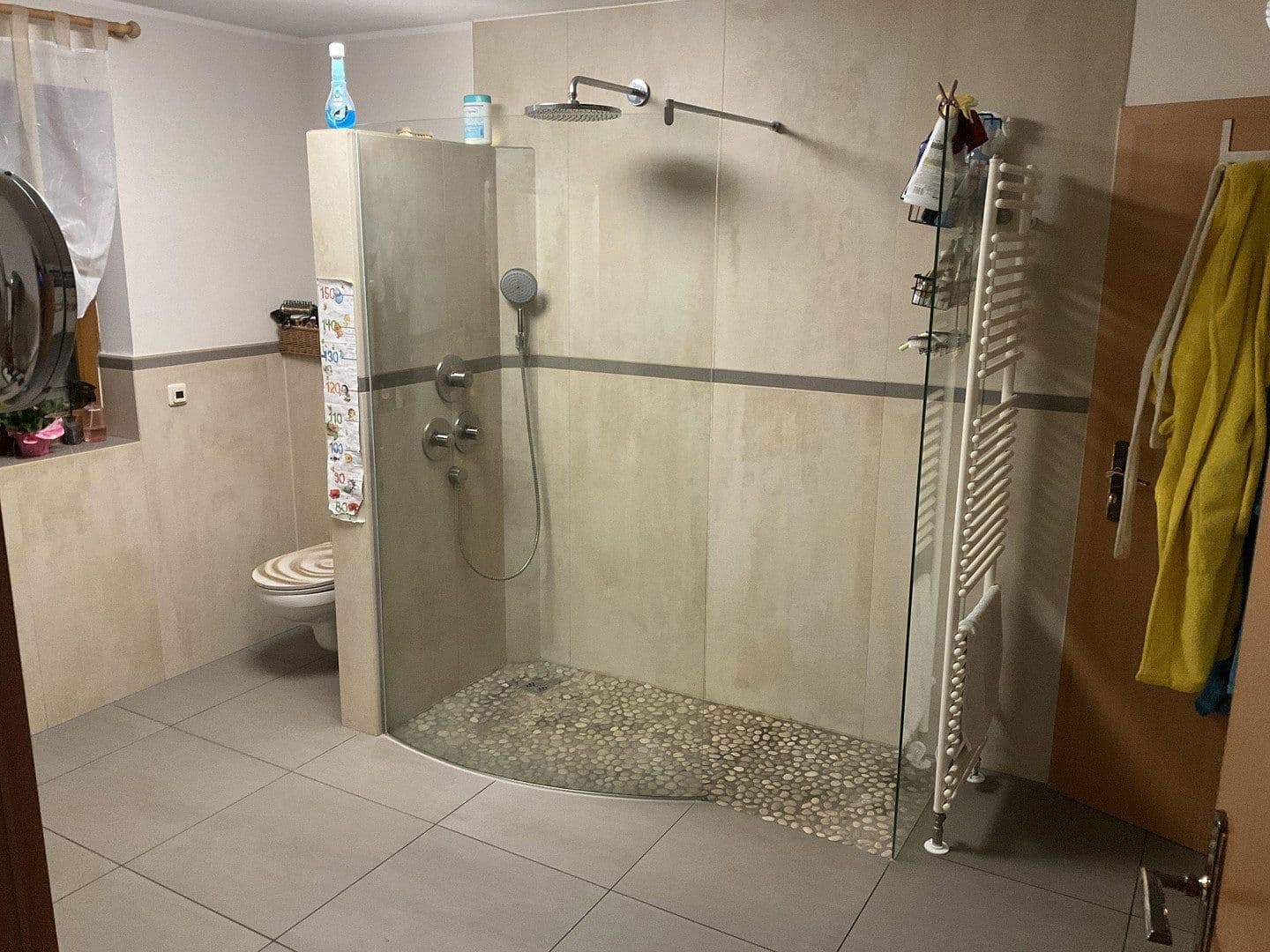 Predaj domu 339 m², pozemek 2.400 m², Kircherstraße 51A, Saalfeld/Saale, Durínsko Predaj domu 339 m², pozemek 2.400 m², Kircherstraße 51A, Saalfeld/Saale, Durínsko