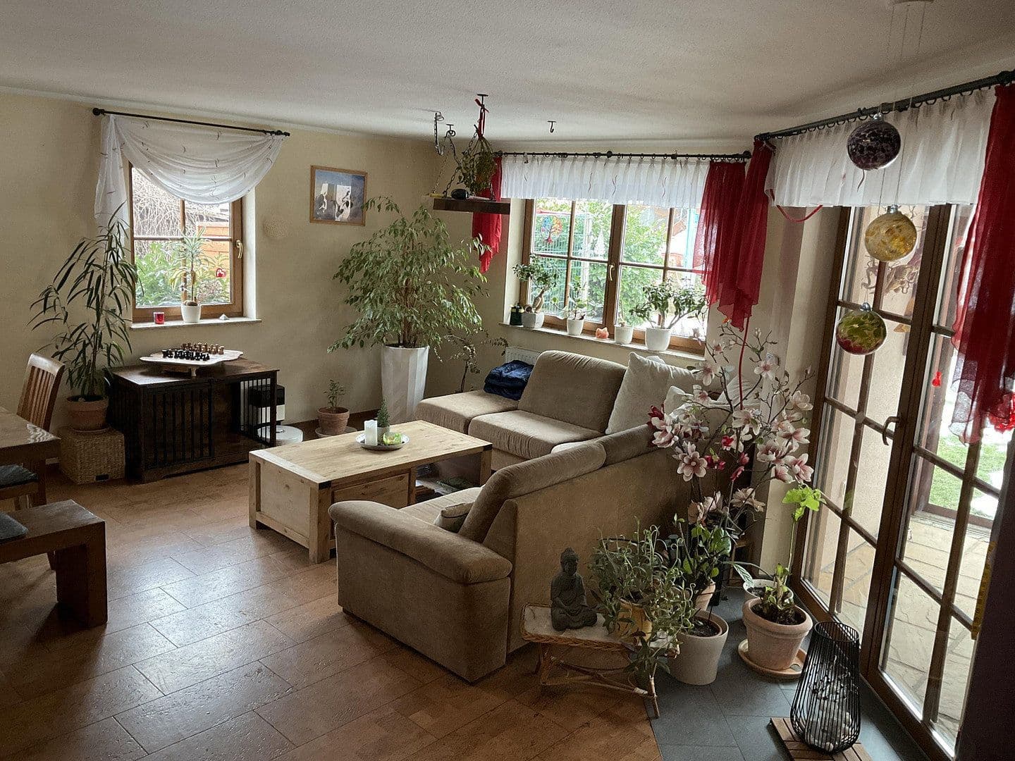 Predaj domu 339 m², pozemek 2.400 m², Kircherstraße 51A, Saalfeld/Saale, Durínsko Predaj domu 339 m², pozemek 2.400 m², Kircherstraße 51A, Saalfeld/Saale, Durínsko