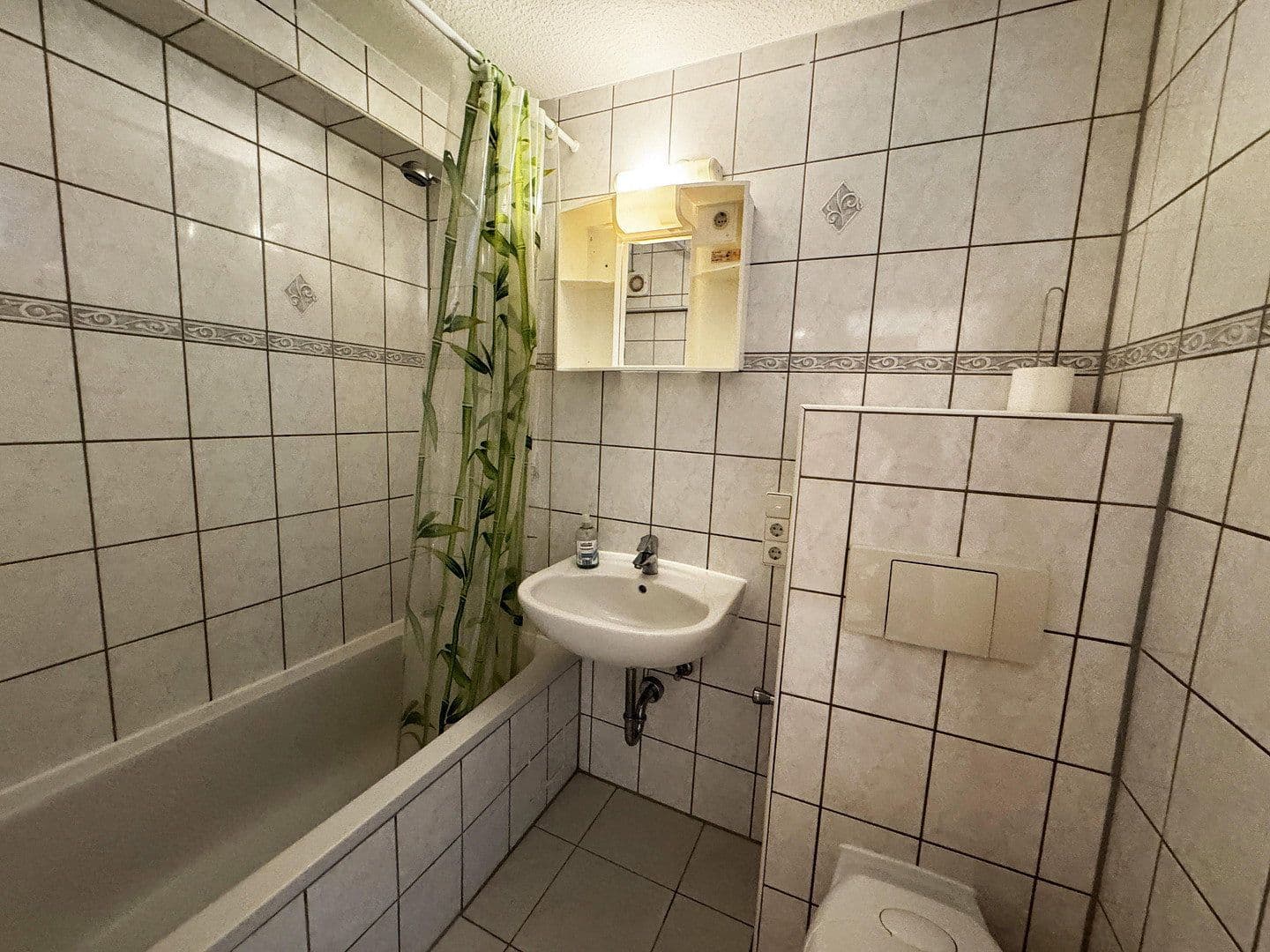 Prenájom bytu 1-izbový 37 m², Bad Wimpfen, Bádensko-Wurttembersko Prenájom bytu 1-izbový 37 m², Bad Wimpfen, Bádensko-Wurttembersko