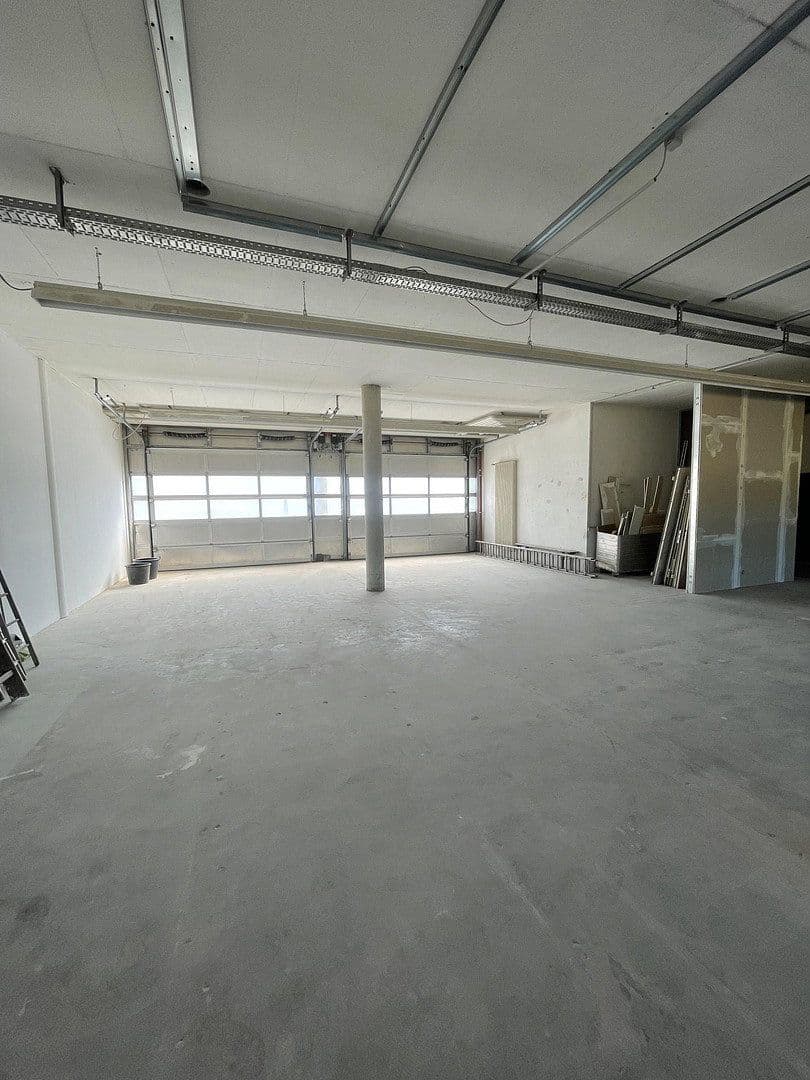 Prenájom nebytového priestoru 260 m², Ditzingen, Bádensko-Wurttembersko Prenájom nebytového priestoru 260 m², Ditzingen, Bádensko-Wurttembersko