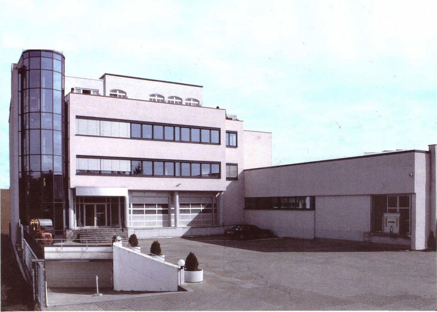 Prenájom nebytového priestoru 260 m², Ditzingen, Bádensko-Wurttembersko Prenájom nebytového priestoru 260 m², Ditzingen, Bádensko-Wurttembersko