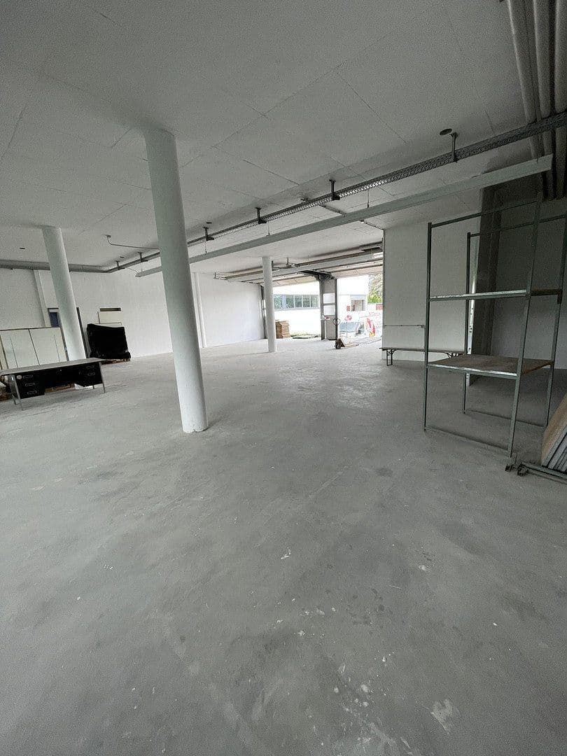Prenájom nebytového priestoru 260 m², Ditzingen, Bádensko-Wurttembersko Prenájom nebytového priestoru 260 m², Ditzingen, Bádensko-Wurttembersko