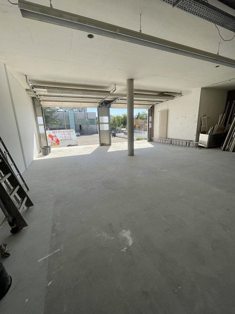 Prenájom nebytového priestoru 260 m², Ditzingen, Bádensko-Wurttembersko Prenájom nebytového priestoru 260 m², Ditzingen, Bádensko-Wurttembersko
