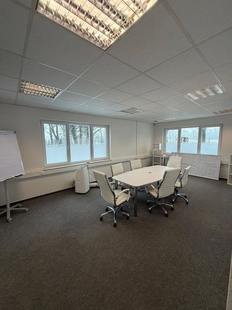 Prenájom nebytového priestoru 446 m², Mackenstedter Straße 8, Stuhr, Dolné Sasko Prenájom nebytového priestoru 446 m², Mackenstedter Straße 8, Stuhr, Dolné Sasko