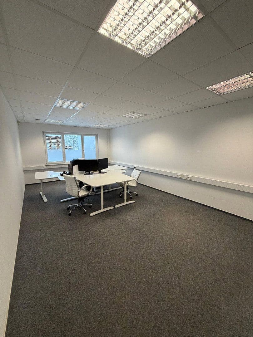 Prenájom nebytového priestoru 446 m², Mackenstedter Straße 8, Stuhr, Dolné Sasko Prenájom nebytového priestoru 446 m², Mackenstedter Straße 8, Stuhr, Dolné Sasko