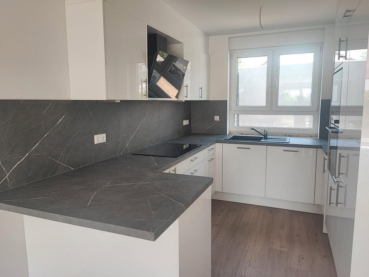 Prenájom domu 112 m², pozemek 151 m², Am Neufeld 34b, Frankfurt am Main, Hesensko Prenájom domu 112 m², pozemek 151 m², Am Neufeld 34b, Frankfurt am Main, Hesensko