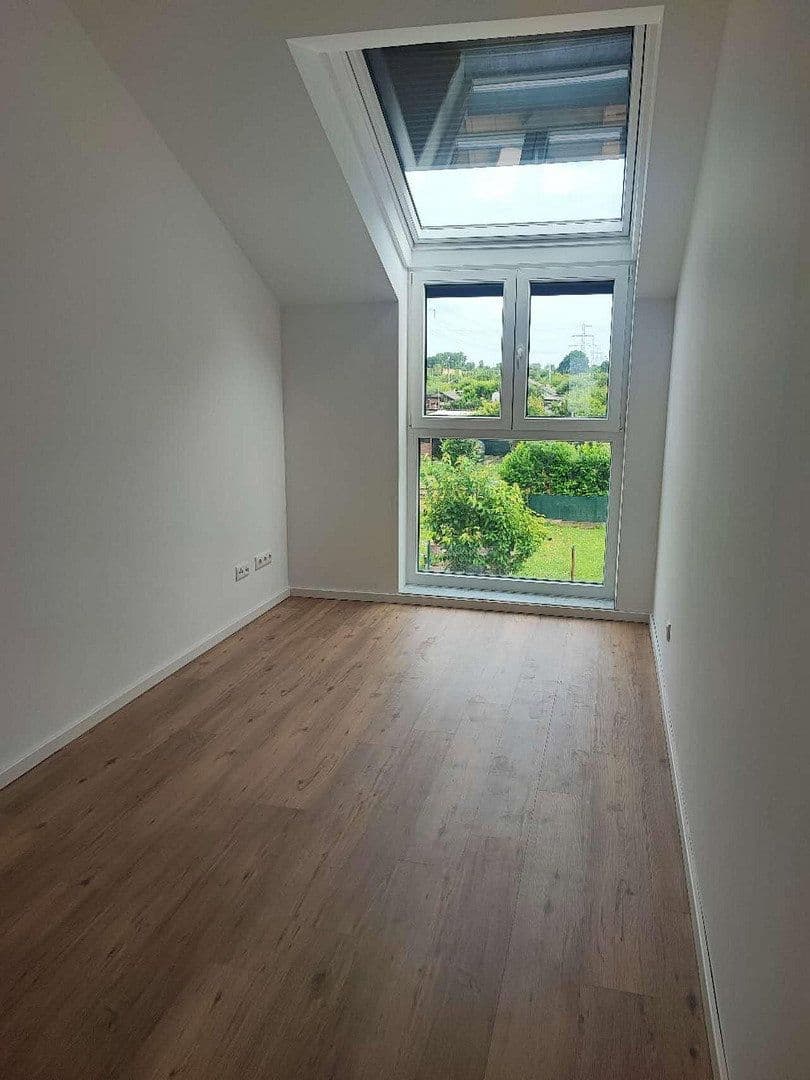 Prenájom domu 112 m², pozemek 151 m², Am Neufeld 34b, Frankfurt am Main, Hesensko Prenájom domu 112 m², pozemek 151 m², Am Neufeld 34b, Frankfurt am Main, Hesensko