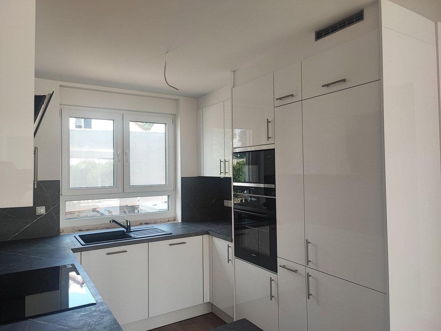 Prenájom domu 112 m², pozemek 151 m², Am Neufeld 34b, Frankfurt am Main, Hesensko Prenájom domu 112 m², pozemek 151 m², Am Neufeld 34b, Frankfurt am Main, Hesensko