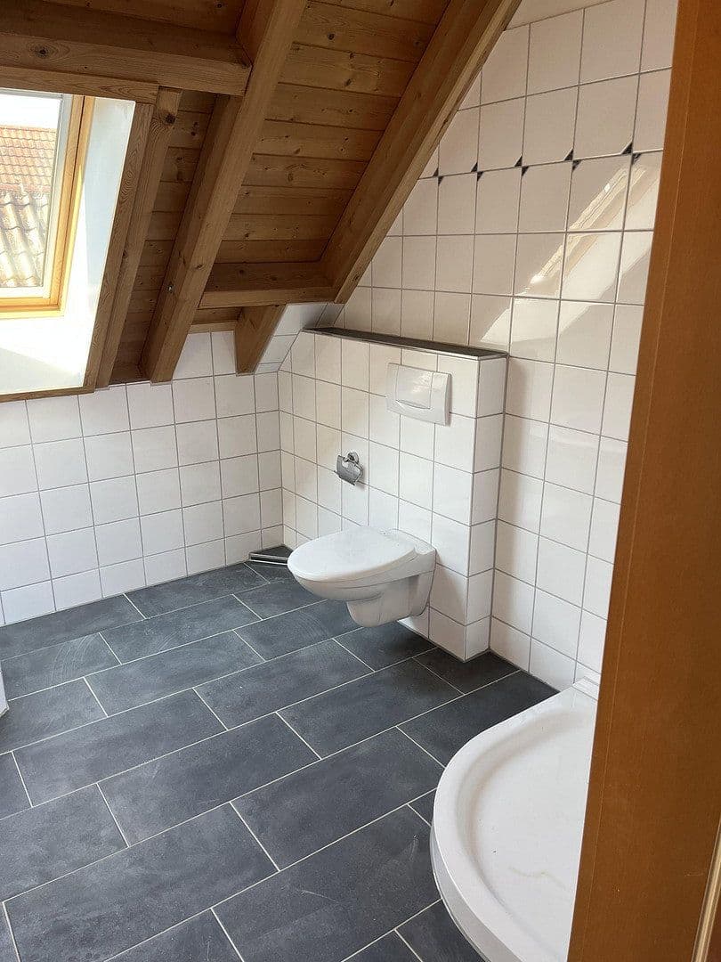 Prenájom bytu 2-izbový 125 m², Ehrenkirchen, Bádensko-Wurttembersko Prenájom bytu 2-izbový 125 m², Ehrenkirchen, Bádensko-Wurttembersko
