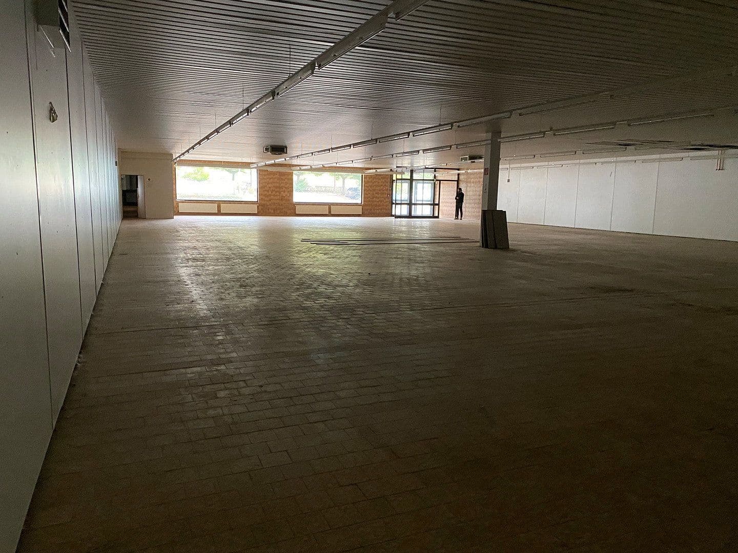 Prenájom nebytového priestoru 6.891 m², Bahnhofstraße 52, Dassel, Dolné Sasko Prenájom nebytového priestoru 6.891 m², Bahnhofstraße 52, Dassel, Dolné Sasko