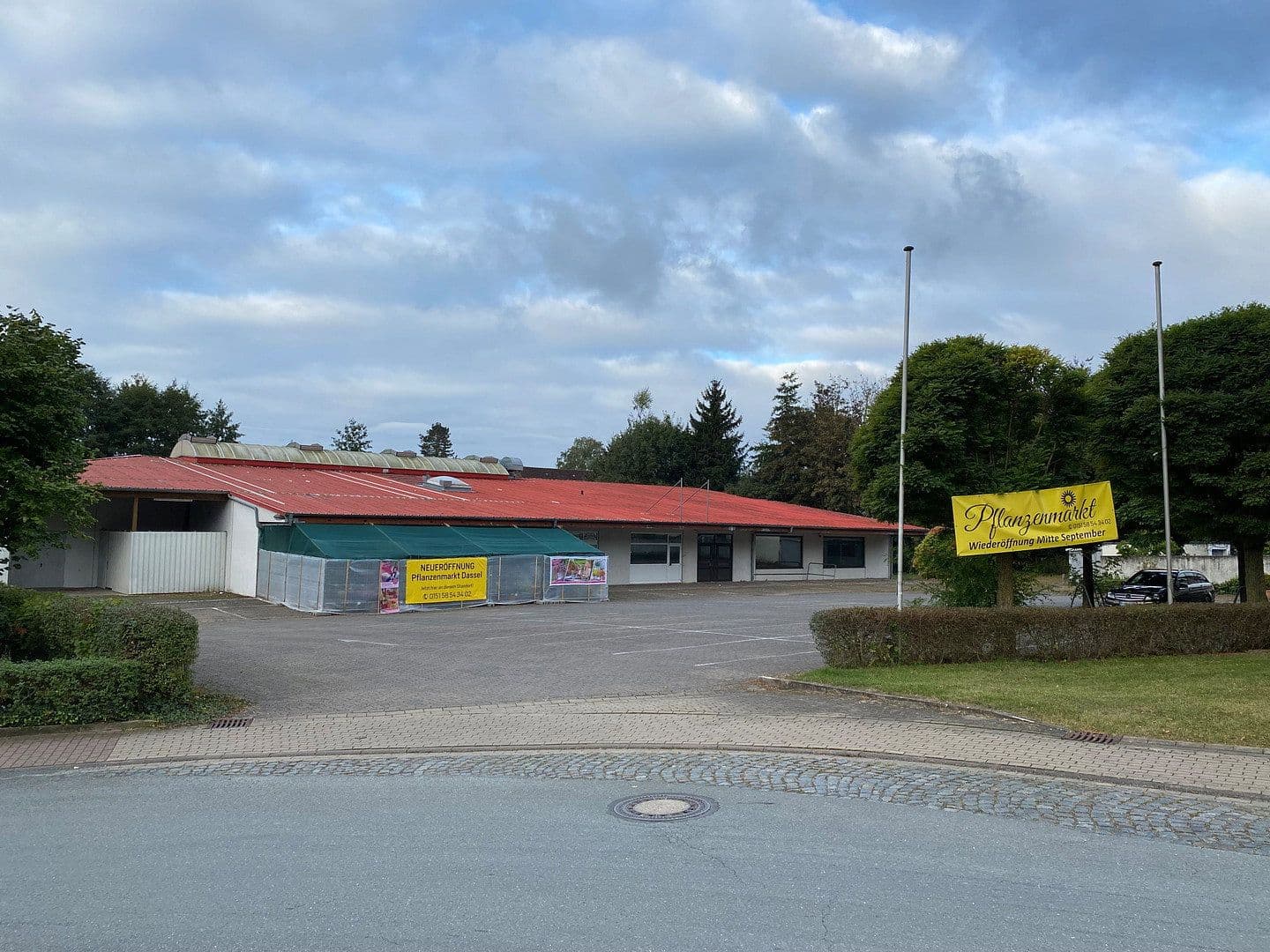 Prenájom nebytového priestoru 6.891 m², Bahnhofstraße 52, Dassel, Dolné Sasko Prenájom nebytového priestoru 6.891 m², Bahnhofstraße 52, Dassel, Dolné Sasko
