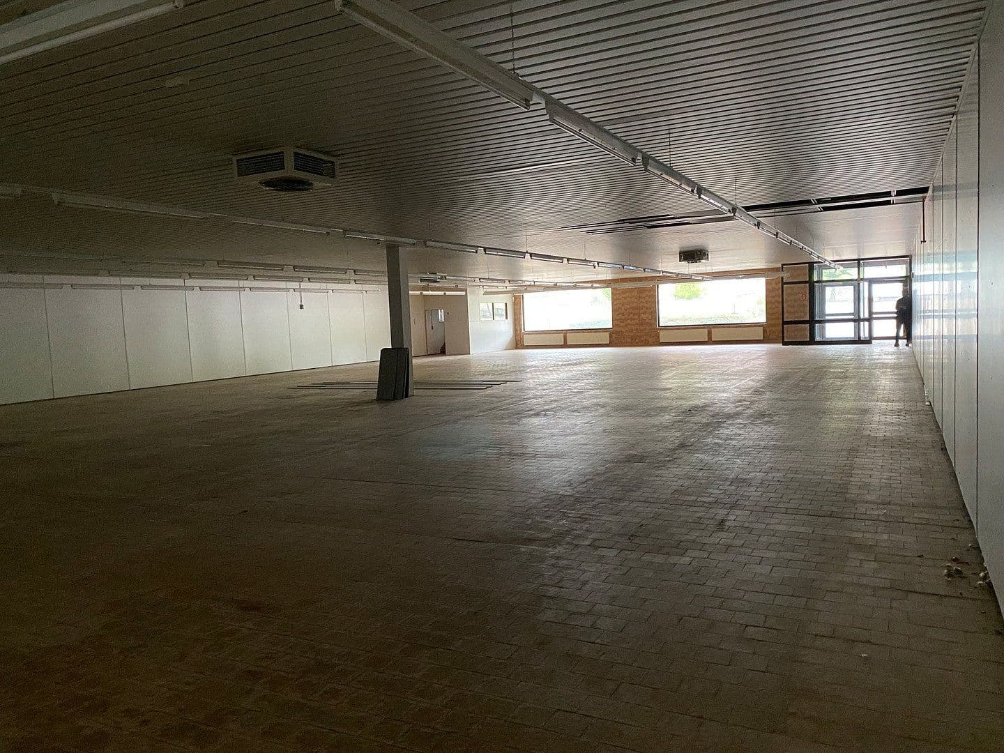 Prenájom nebytového priestoru 6.891 m², Bahnhofstraße 52, Dassel, Dolné Sasko Prenájom nebytového priestoru 6.891 m², Bahnhofstraße 52, Dassel, Dolné Sasko