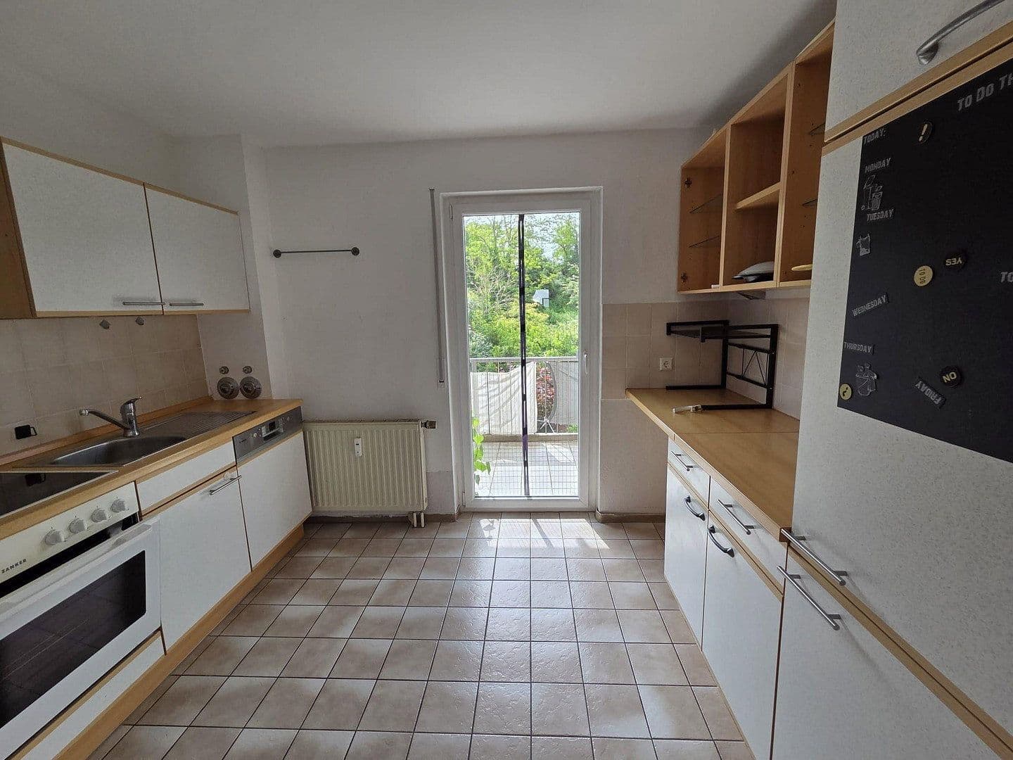 Prenájom bytu 3-izbový 80 m², Neuenburg am Rhein, Bádensko-Wurttembersko Prenájom bytu 3-izbový 80 m², Neuenburg am Rhein, Bádensko-Wurttembersko