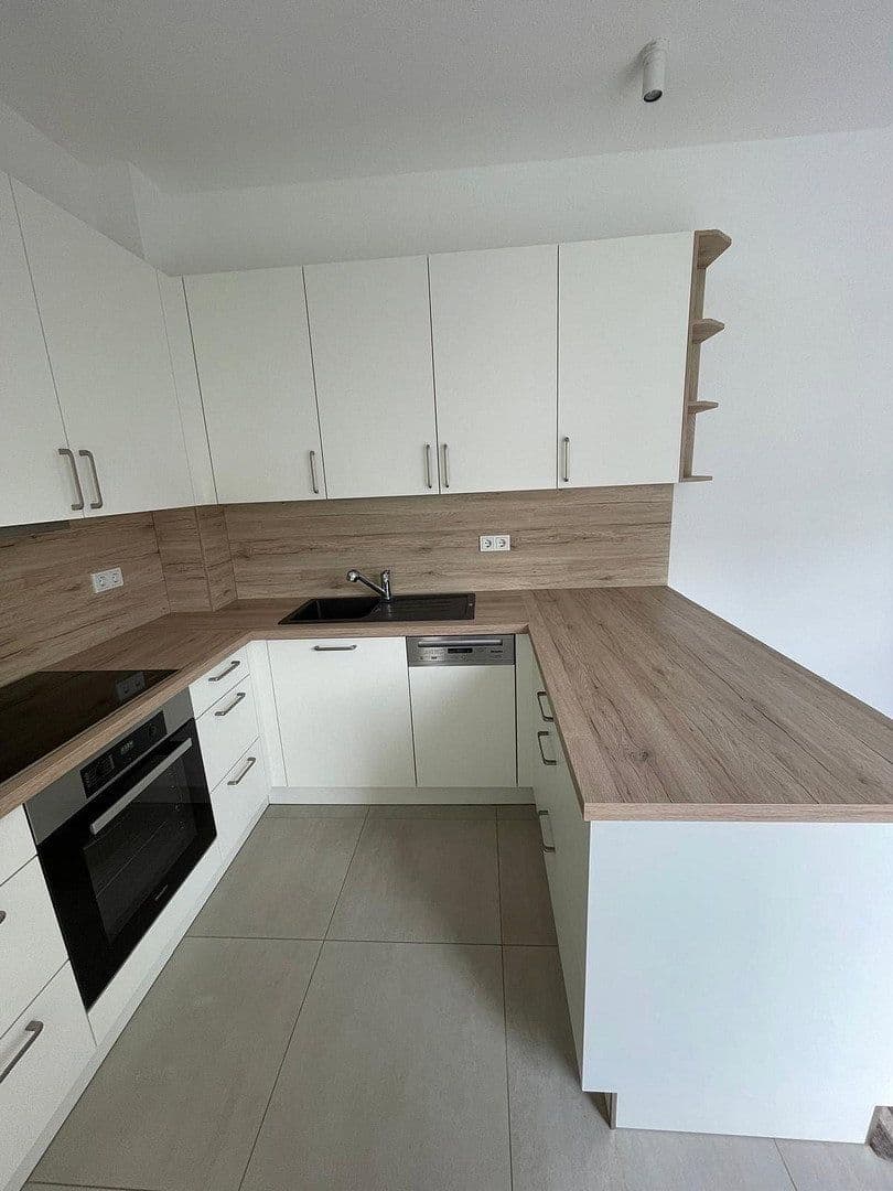 Prenájom bytu 2-izbový 76 m², Pastor-Hellen-Str.1, Troisdorf, Severné Porýnie - Westfálsko Prenájom bytu 2-izbový 76 m², Pastor-Hellen-Str.1, Troisdorf, Severné Porýnie - Westfálsko