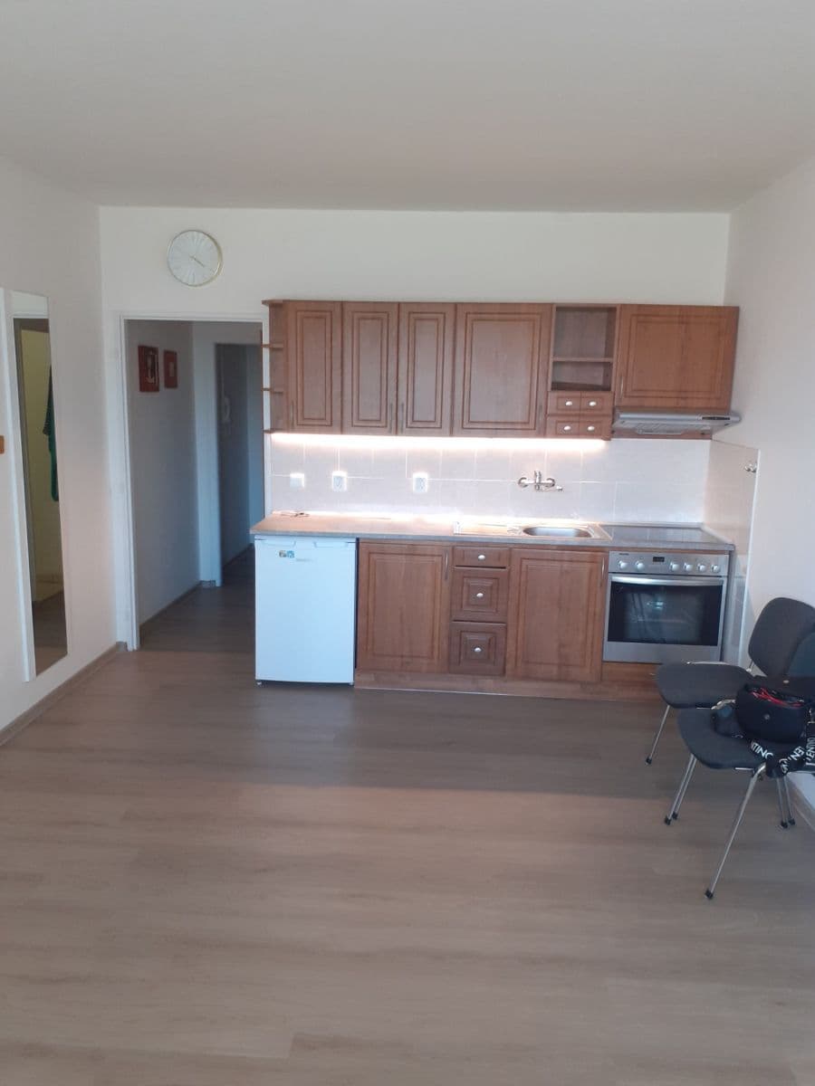 Prenájom bytu 1-izbový 27 m², Jana Drdy, Příbram, Středočeský kraj Prenájom bytu 1-izbový 27 m², Jana Drdy, Příbram, Středočeský kraj