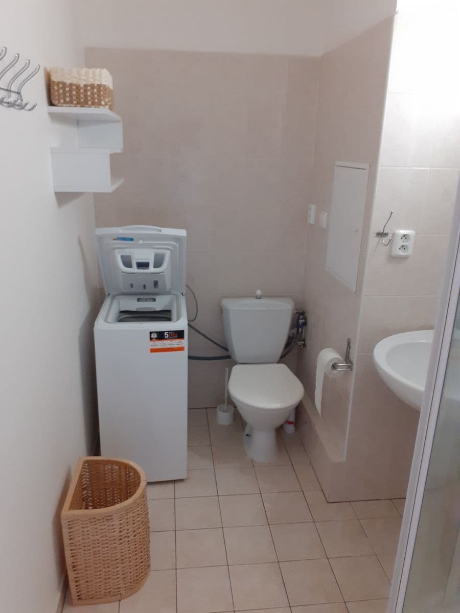 Prenájom bytu 1-izbový 27 m², Jana Drdy, Příbram, Středočeský kraj Prenájom bytu 1-izbový 27 m², Jana Drdy, Příbram, Středočeský kraj