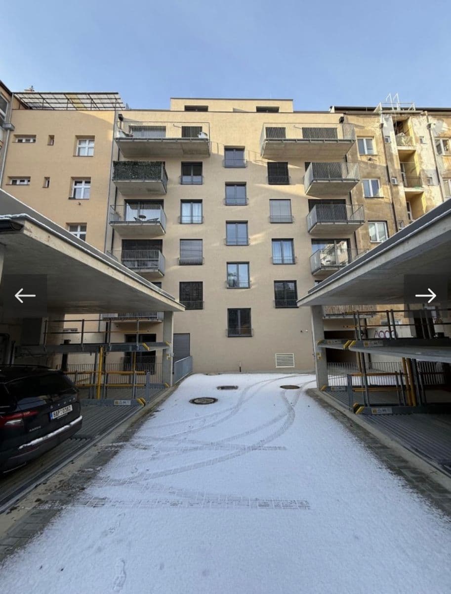 Prenájom garáže 13 m², Kloboučnická, Praha, Praha Prenájom garáže 13 m², Kloboučnická, Praha, Praha
