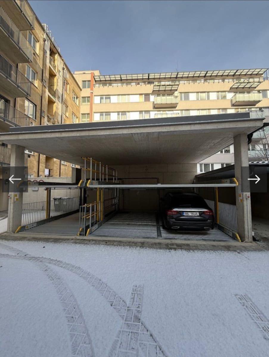 Prenájom garáže 13 m², Kloboučnická, Praha, Praha Prenájom garáže 13 m², Kloboučnická, Praha, Praha