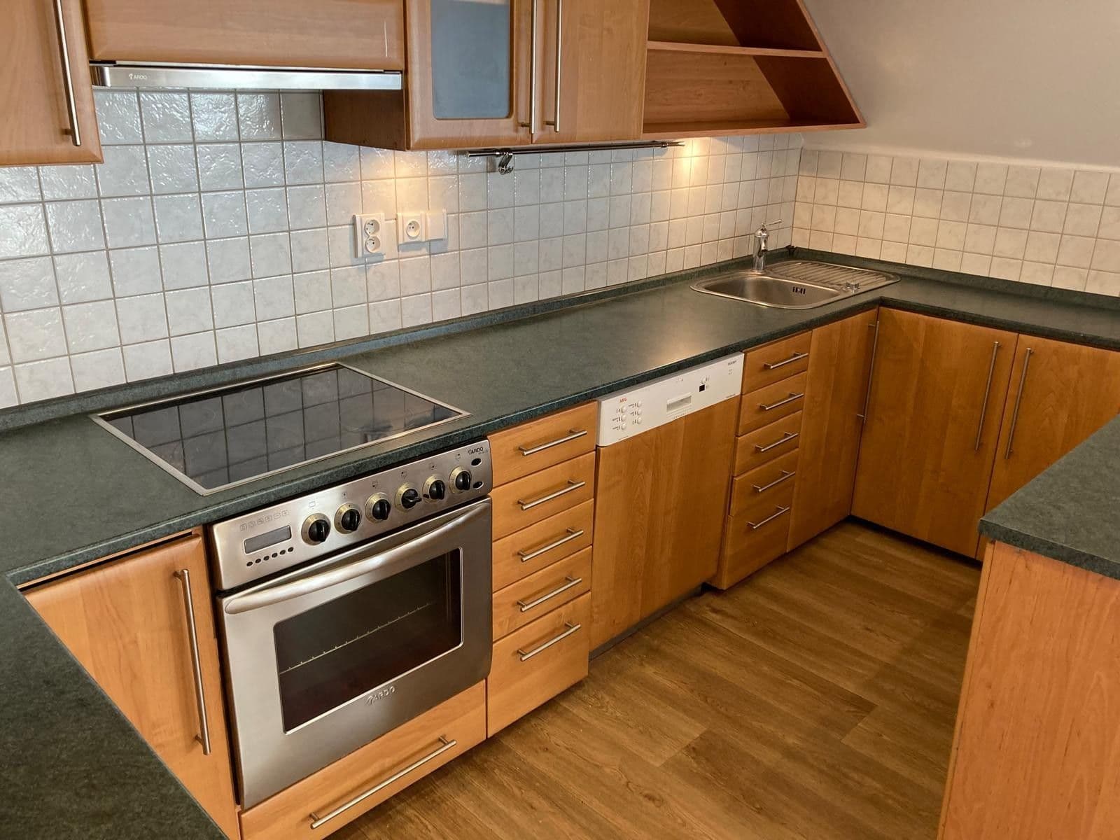 Prenájom bytu 5-izbový 126 m², Osvoboditelů, Hlučín, Moravskoslezský kraj Prenájom bytu 5-izbový 126 m², Osvoboditelů, Hlučín, Moravskoslezský kraj