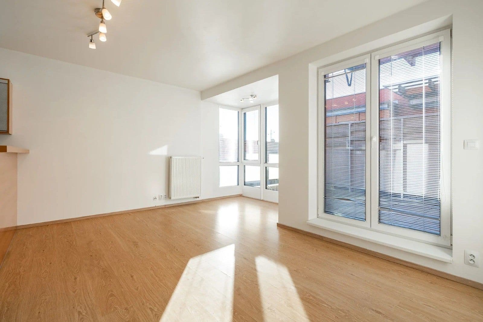 Predaj bytu 3-izbový 74 m², K Meteoru, Hradec Králové, Královéhradecký kraj Predaj bytu 3-izbový 74 m², K Meteoru, Hradec Králové, Královéhradecký kraj